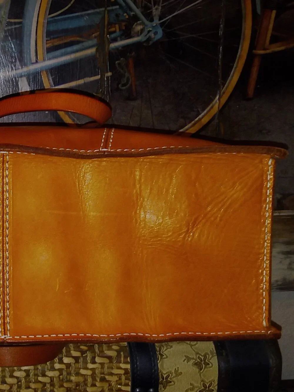 Old Trend Modern Vintage Rosa Tan Leather Carryall Tote